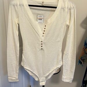Free People Cream Fitted Buttoned Bodysuit size xS( oversized)